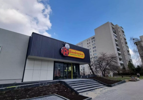 Wiosenne przyspieszenie. Biedronka stawia na nowoczesność i nowe placówki