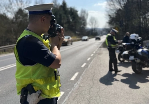 Wielkanocny weekend na drogach Jaworzna. Pijani kierowcy, rowerzyści i ponad 100 piratów drogowych