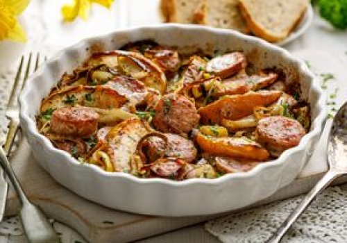 Nie wyrzucam kiełbasy po świętach. Ta zapiekanka 