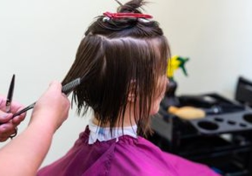 Najmodniejsze cięcie na wiosnę. Granny bob robi furorę w salonach