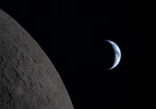 Spektakularne! Pierwsze zdjęcia z przelotu w pobliżu Księżyca już są