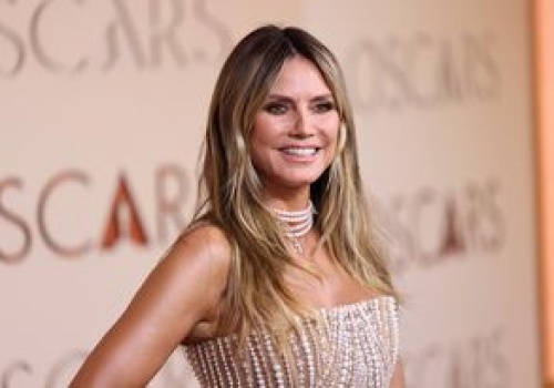 Mini i dekolt w roli głównej. Klum wie jak zwrócić uwagę