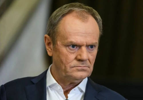 Tusk podgryza Kaczyńskiego i Nawrockiego. Wzmianka o Putinie jak kamień w bucie