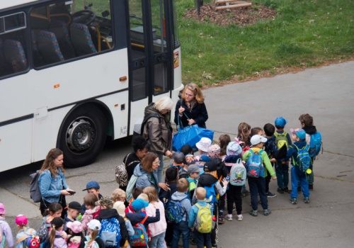 Nauczyciele z potrójną pensją. Samorządy obawiają się chaosu i kosztów