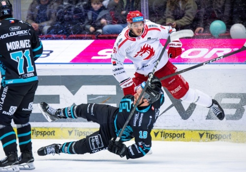 Stalownicy o krok od finału! Adámek: „Prowadzimy 3:0, ale z historii wiemy, że to nic nie znaczy”