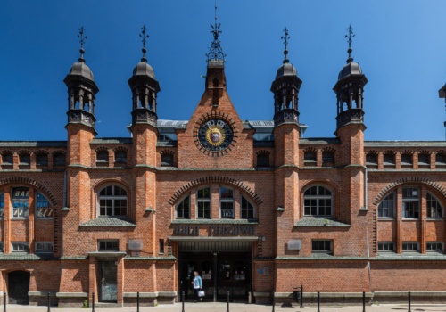 Tak powstają najbardziej klimatyczne miejsca w Polsce. Zamiast burzyć, przywracają duszę