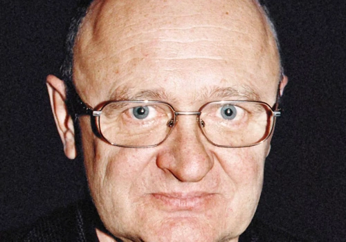 Ten głos zna cała Polska. Zyskał go na skutek choroby