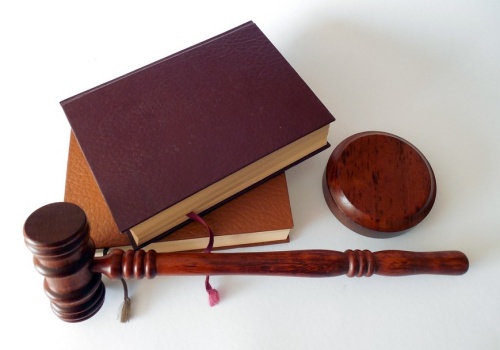 Krzysztof Szczucki oskarżony. Poseł PiS „przekroczył swoje uprawnienia i osiągnął korzyści osobiste”