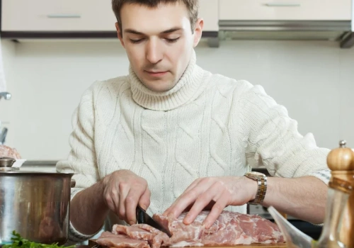 Czy azotyn sodu zwiększa ryzyko chorób? Popularny konserwant pod lupą