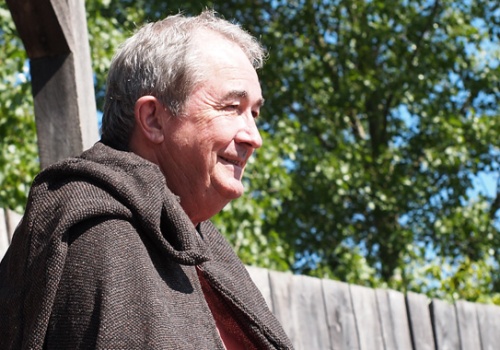 Nie żyje John Flanagan, autor serii młodzieżowej „Zwiadowcy”