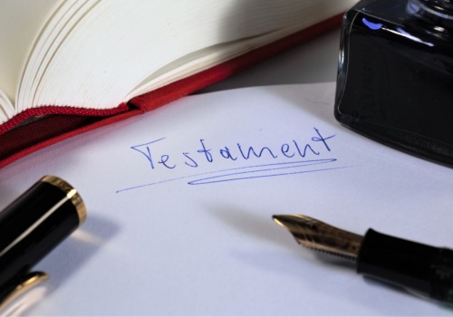 Już nie załatwisz tego u urzędnika? Rząd chce skasować najtańszy testament. Polacy zapłacą więcej