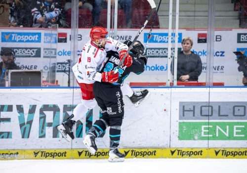 Droga do finału jednak bardziej kręta. Stalownikom potrzebny kolejny mecz