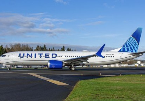 United Airlines podnosi opłaty za bagaż