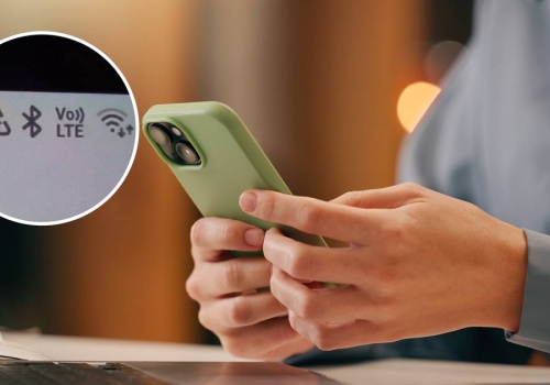 Co oznacza symbol trójkąta i strzałek na ekranie telefonu? Wiele osób nie ma o tym pojęcia