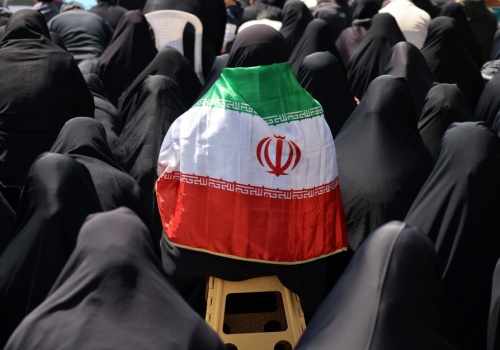 Ropa już nie tanieje, cieśnina Ormuz nadal zablokowana