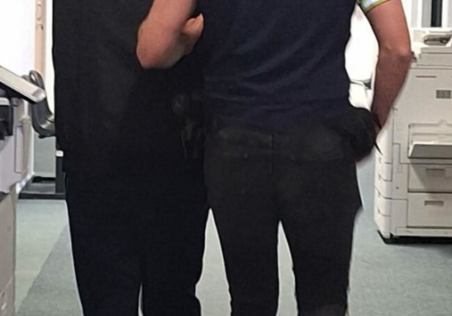 Brutalny atak na Żoliborzu. Matka i jej partner zaatakowani młotkiem – 19-letni syn w areszcie