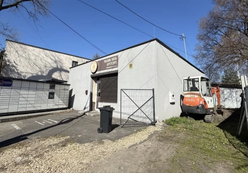 Maszt telefonii komórkowej na Dąbrowie Narodowej. Pierwsze prace ziemne