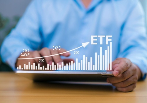 Co to są ETF-y i jak się mają do Twoich oszczędności? Tłumaczymy je tak prosto, że bardziej się nie da