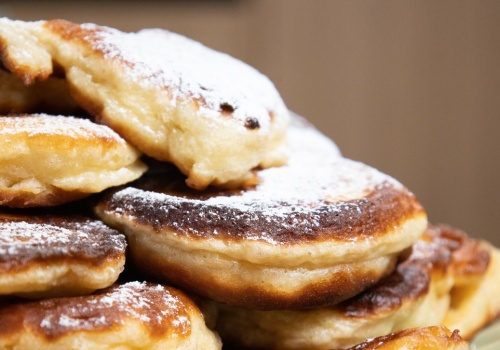 Nie robię już racuchów z jabłkami. Z tym owocem smakują o wiele lepiej