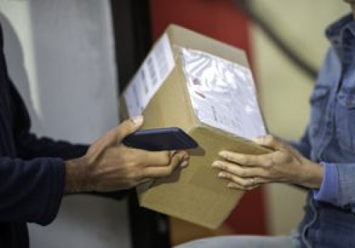 Czy kurier musi dzwonić? Wielu nie zdaje sobie sprawy