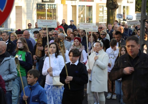 Tłum wiernych przejdzie ulicami Ostrowa