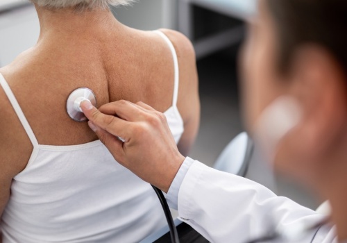 Jedne z najczęstszych zakażeń u ludzi. Objawy od skóry po narządy wewnętrzne