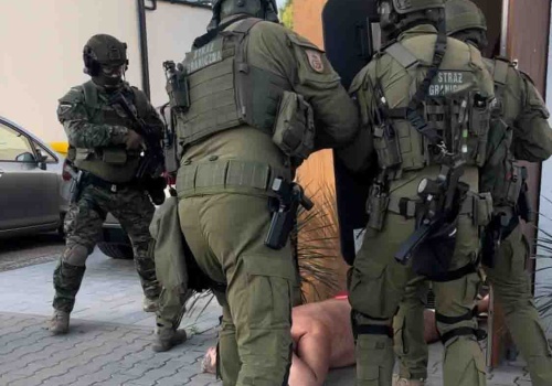 Duża szajka narkotykowa stanie przed sądem. Szef ukrywał się w Czechach