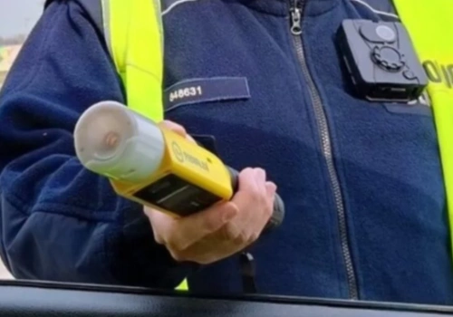 Przyjechała pijana na komisariat, po tym jak straciła uprawnienia za nietrzeźwość