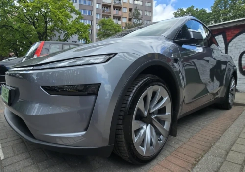 Mniejszy niż Model Y, tańszy niż Model 3. Tesla jednak szykuje model dla masowego klienta