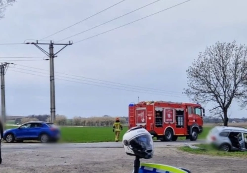 Wypadek na drodze powiatowej Goświnowice - Grądy. Dwie osoby ranne