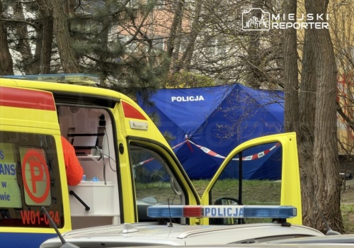 Tragiczny poranek na Ochocie. 84-latka miała wypaść z 6. piętra