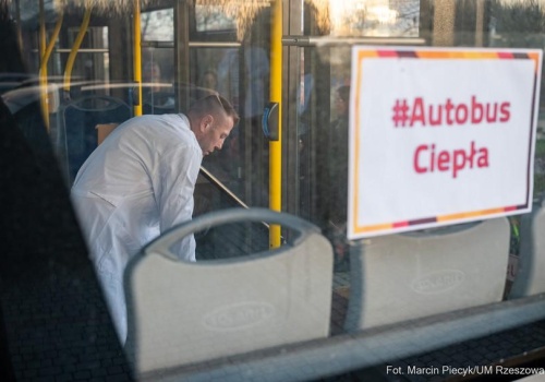 Autobus Ciepła zjechał do zajezdni. Dziennie 400 litrów zupy