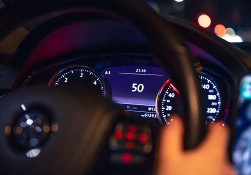 Miasta zwalniają kierowców. Nowe ograniczenia prędkości już wchodzą w życie