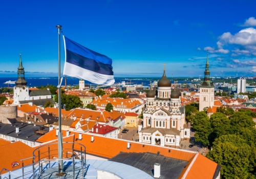 Weekend w Estonii 💙🖤🤍 Loty i noc w dobrze położonym ⭐⭐⭐ hotelu za 529 PLN ✈️🛌