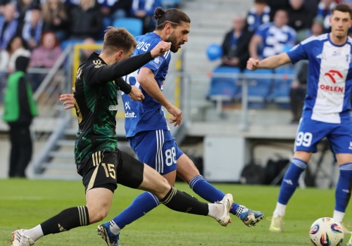 Grecka Zorba w polu karnym Lechii. Biało-zieloni zgubili kroki