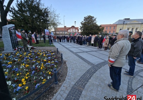 O wybuchach i zamachu przy nowej tablicy na Placu Grunwaldzkim