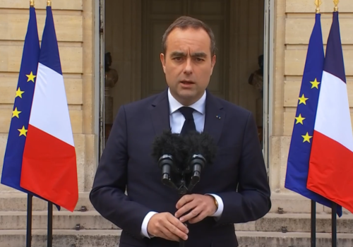 Premier Francji zapowiada przyspieszenie elektryfikacji gospodarki