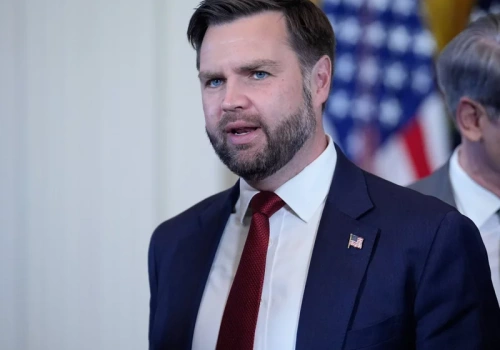 Rozmowy USA-Iran w Pakistanie. Ostrzeżenie od Vance'a