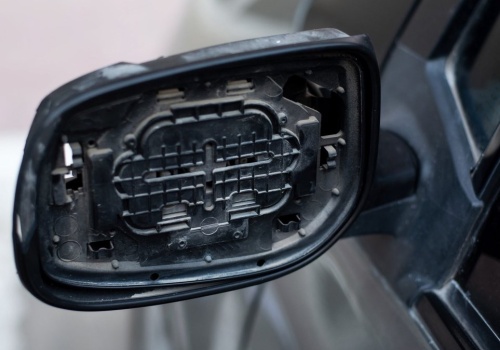 Nowa plaga kradzieży lusterek. Kierowcy znaleźli sposób za 1300 zł