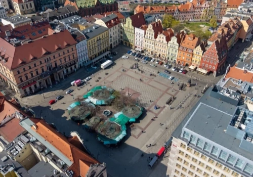 Koniec nocnych „popisów”? Plac Solny zamknięty dla aut nocą i w weekendy