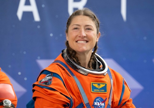 Misja Artemis II wróciła z najdalszej podróży kosmicznej w historii. A z nią astronautka, która pokonuje bariery