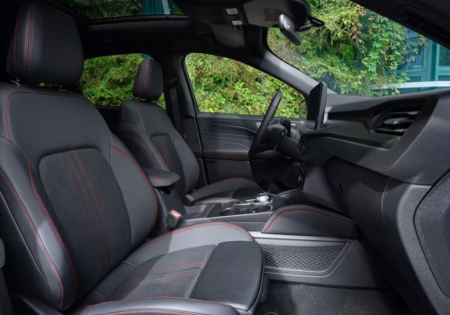 Rodzinny SUV z Europy potaniał ze 168 tys. zł do 123 tys. zł. Toyota RAV4 czuje oddech na plecach