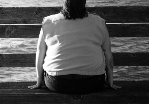 Otyłość we wczesnej dorosłości najbardziej zwiększa ryzyko zgonu