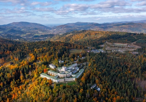 Wojewódzkie Centrum Pediatrii „Kubalonka” w Istebnej z autoryzacją NFZ – potwierdzenie jakości i ciągłości leczenia dzieci