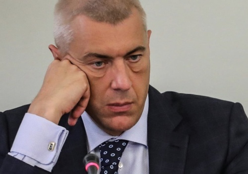 Donald Tusk stał się politycznym zakładnikiem Romana Giertycha