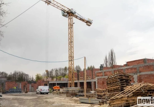 Mury nowego przedszkola przy Kaszubskiej w Jastrzębiu pną się w górę