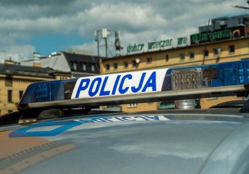 Napad w biały dzień! Rabusie zaatakowali konwój z gotówką