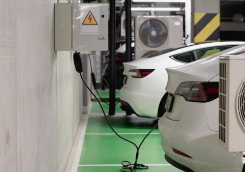 Dlaczego Polacy kupują auta elektryczne? Nie chodzi o ekologię