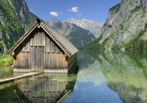 Jezioro Obersee w Alpach Bawarskich. Spokojna alternatywa dla Königssee