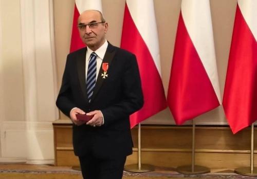 Uratował setki istnień! Sądeczanin Andrzej Lis z Krzyżem Kawalerskim Orderu Odrodzenia Polski